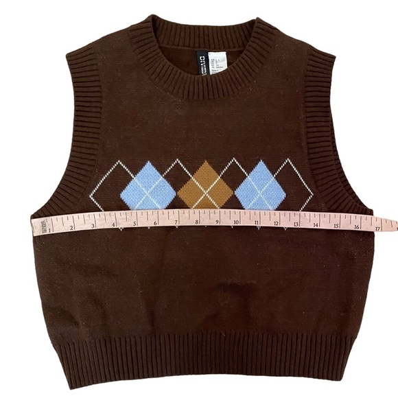 Sweater Vest Women’s Small Divided by H&M Brown Blue And White Diamonds - Picture 4 of 8